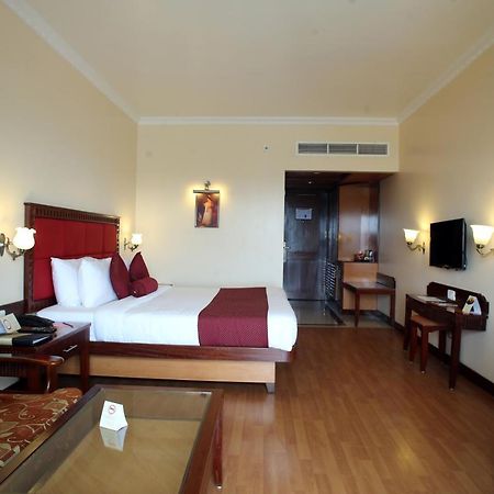 Joys Palace Hotel Thrissur Dış mekan fotoğraf