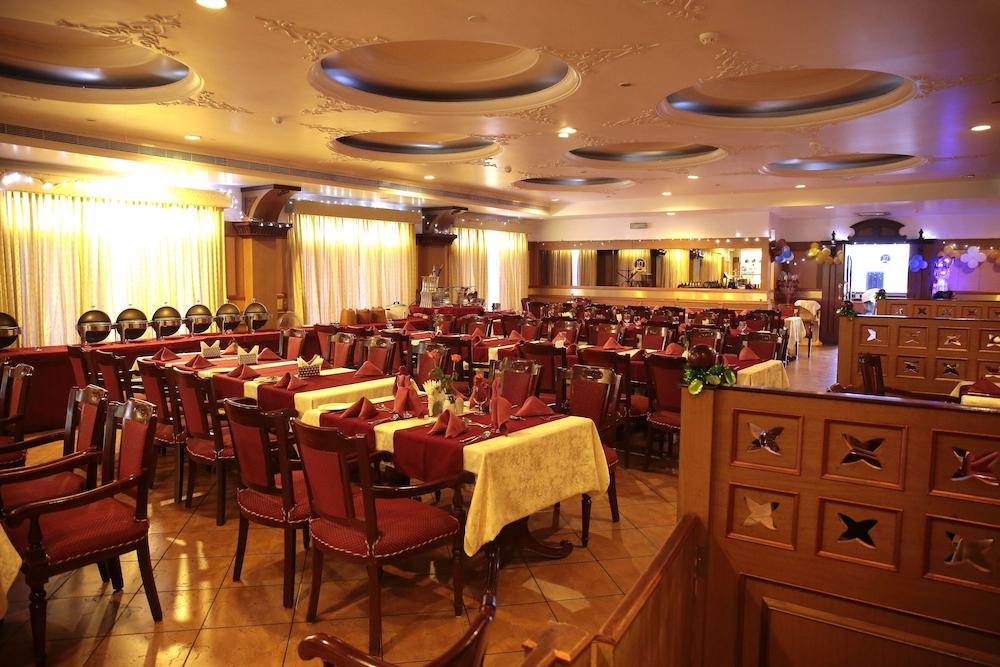 Joys Palace Hotel Thrissur Dış mekan fotoğraf