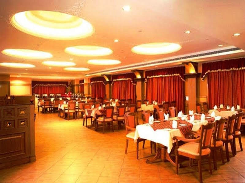 Joys Palace Hotel Thrissur Dış mekan fotoğraf
