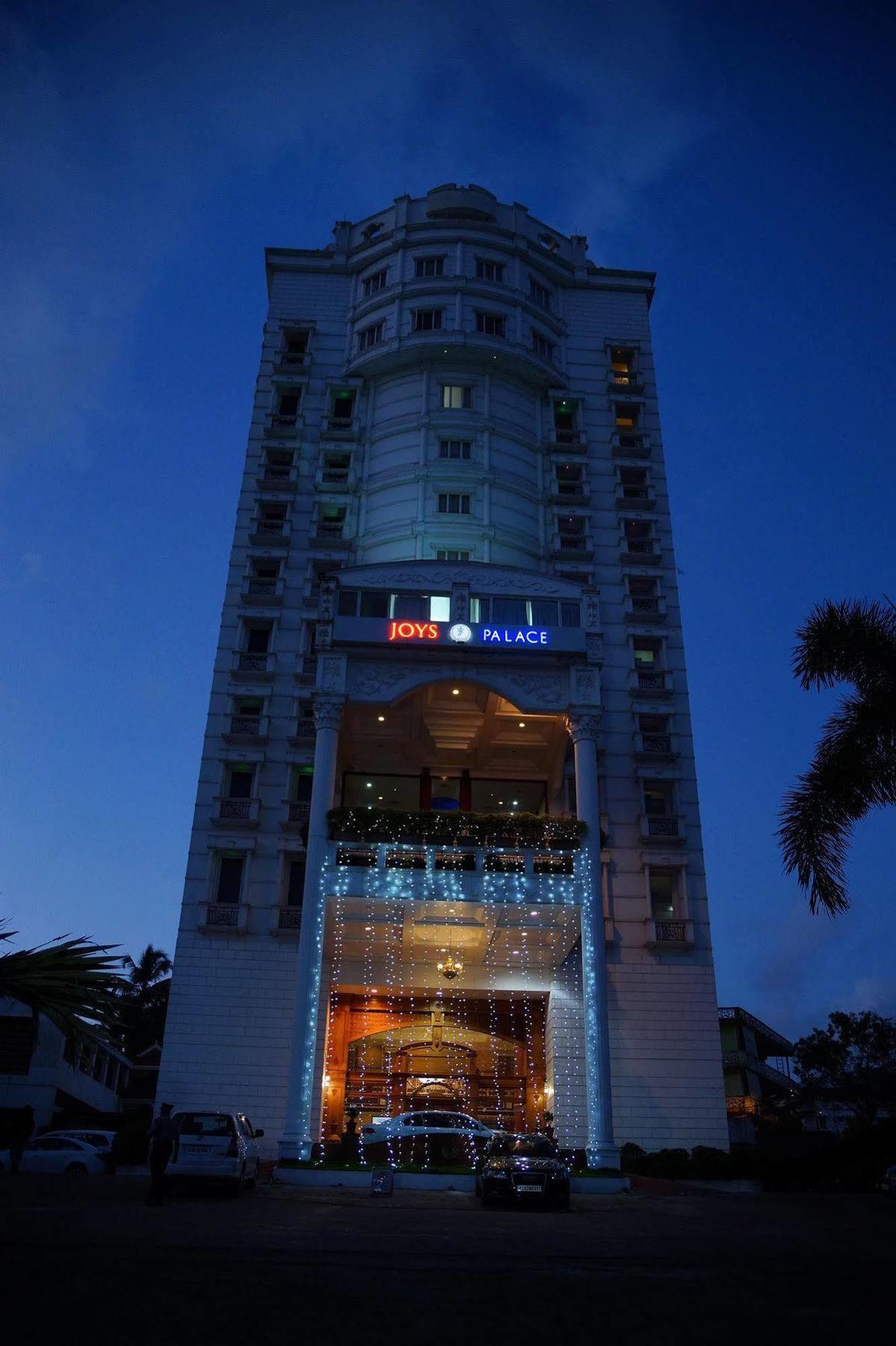 Joys Palace Hotel Thrissur Dış mekan fotoğraf