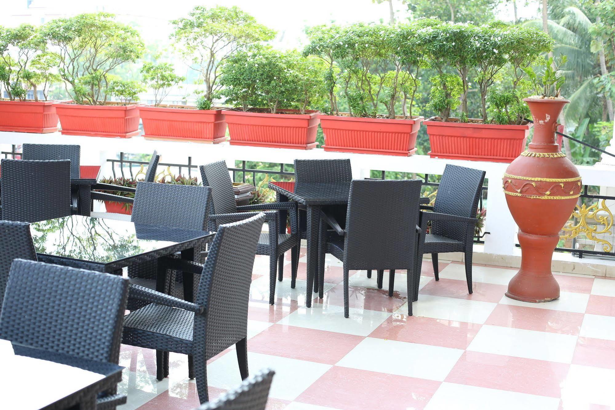 Joys Palace Hotel Thrissur Dış mekan fotoğraf