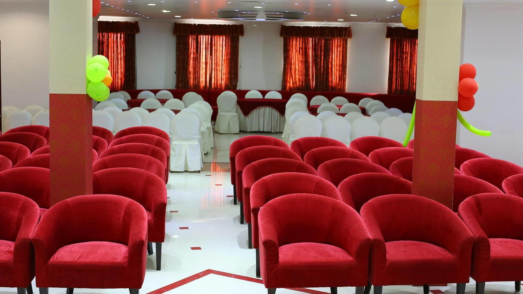 Joys Palace Hotel Thrissur Dış mekan fotoğraf