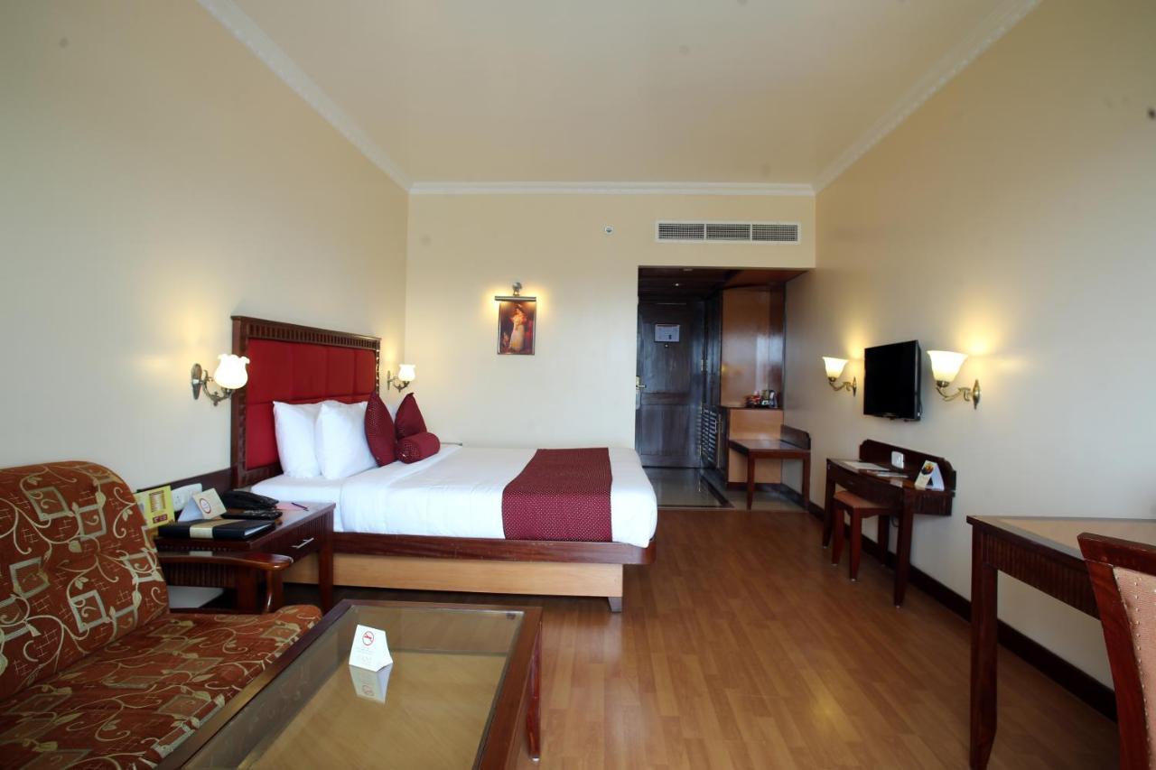 Joys Palace Hotel Thrissur Dış mekan fotoğraf